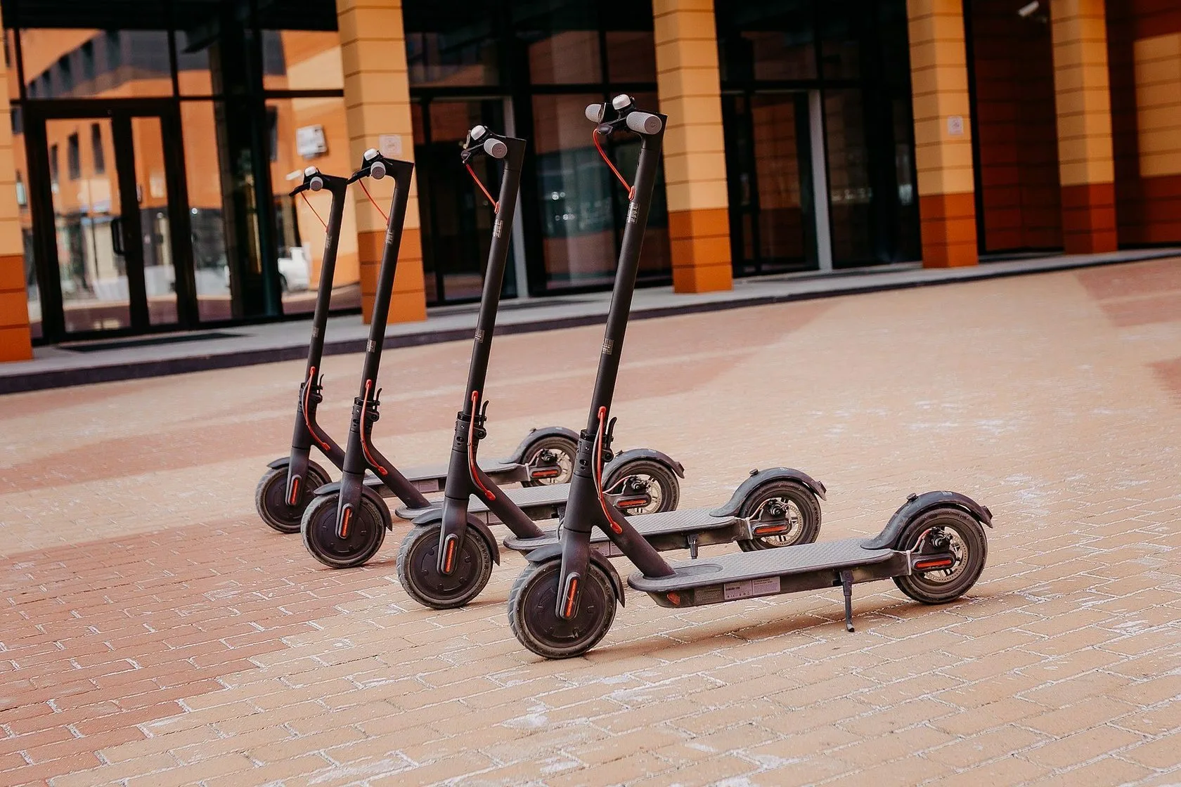 Explora la ciudad con los patinetes eléctricos TomboLanda