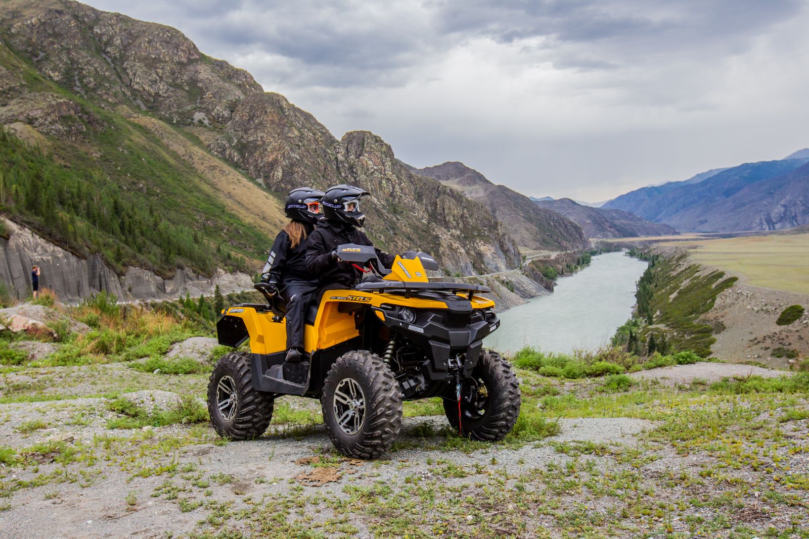 Explora la naturaleza con TomboLanda: ¡Tu última aventura en ATV te espera!